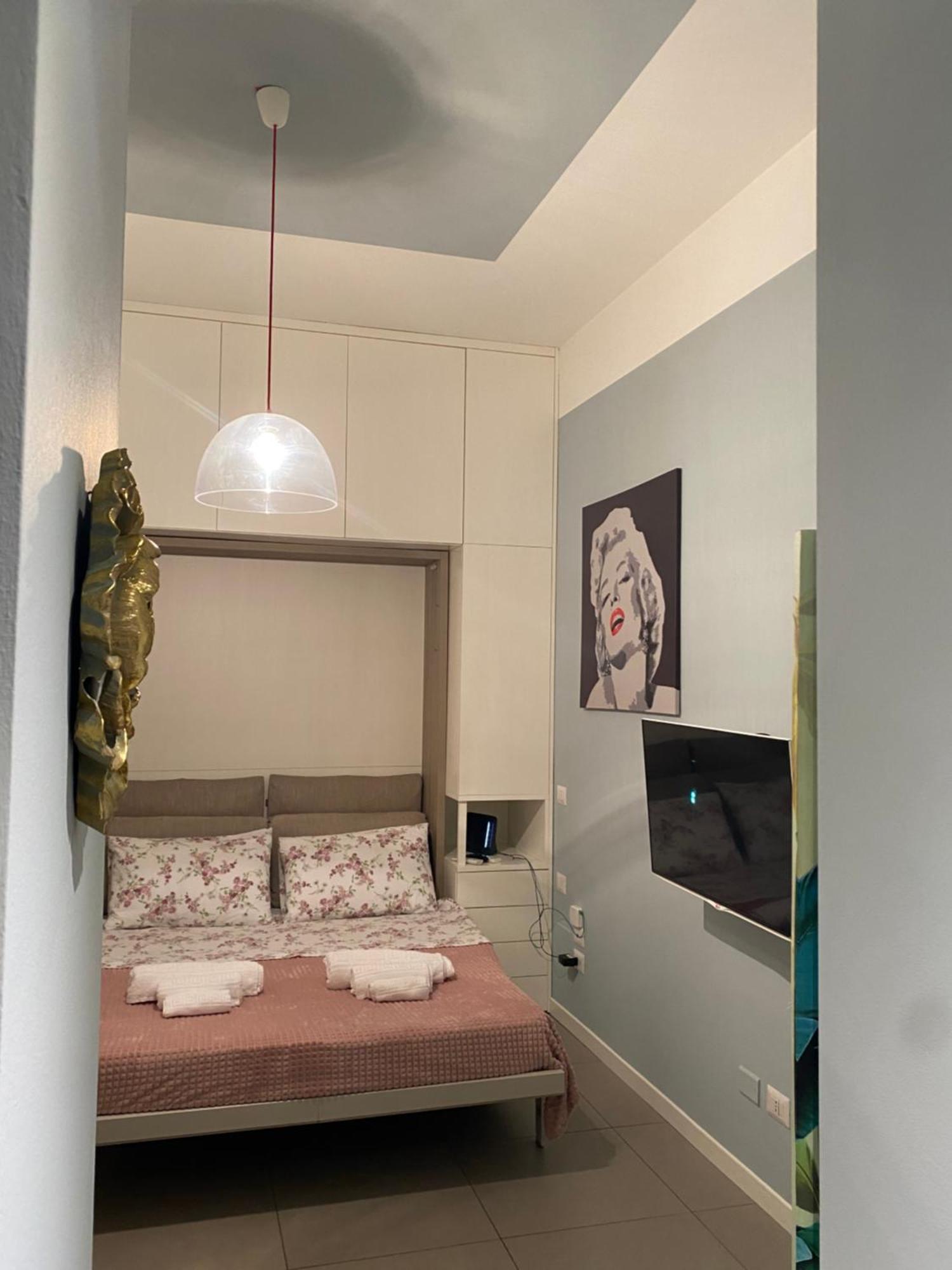 Boutique Home Duomo E Universita Bocconi ミラノ エクステリア 写真